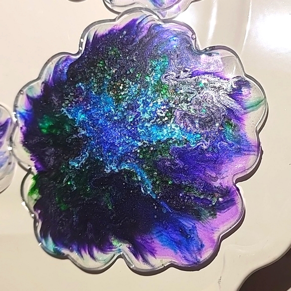 4 Peacock Resin Coasters. Beautiful and handmade with love ❤️ Reversible,too! - Picture 10 of 15